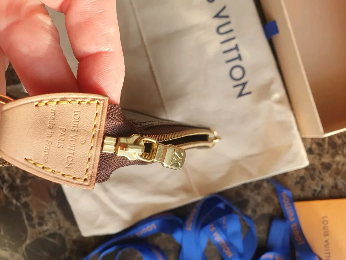 Louis Vuitton
Mini Pochette - Image 3