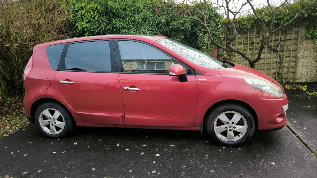 Renault scenic 1.5 diesel - Image 2