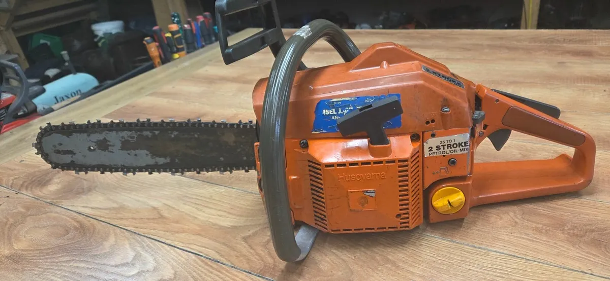 Job lot chainsaw - Image 3