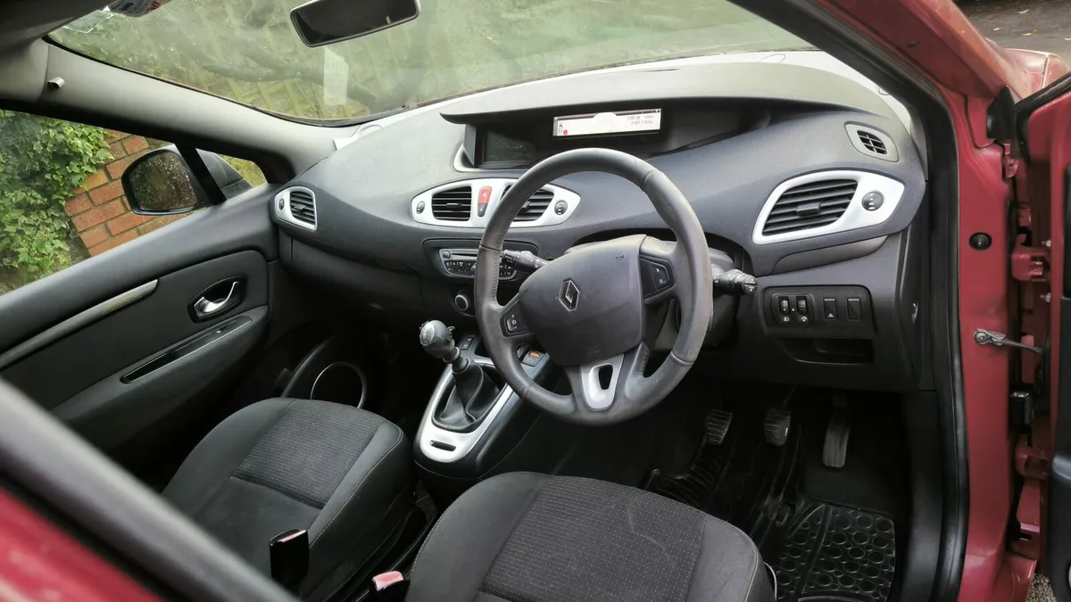 Renault scenic 1.5 diesel - Image 4