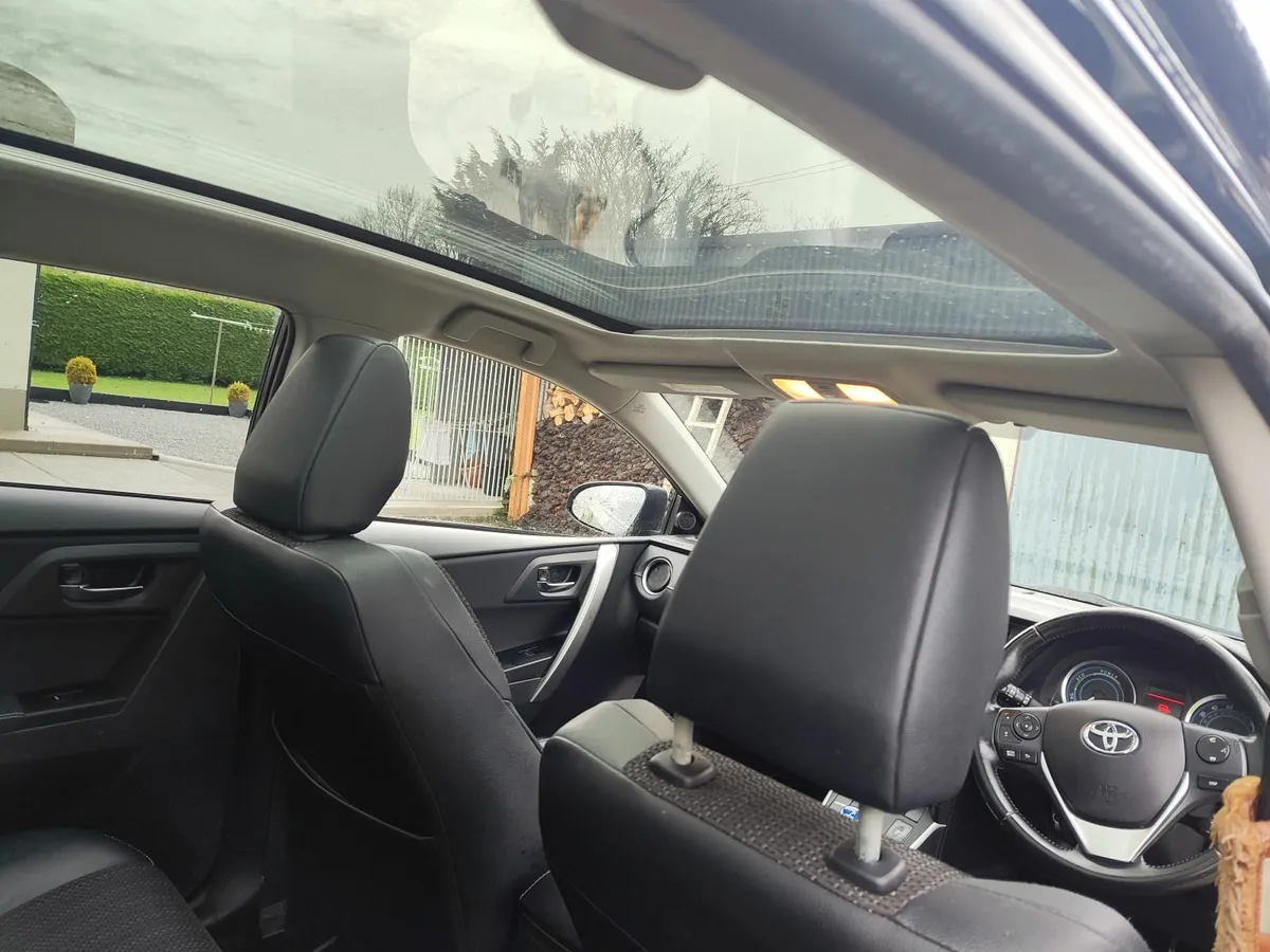 Toyota Auris 2014 - Image 4