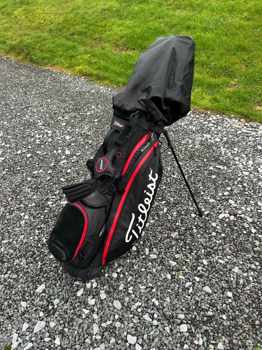 Titleist Players 5 StaDry Golf Stand Bag - Image 1