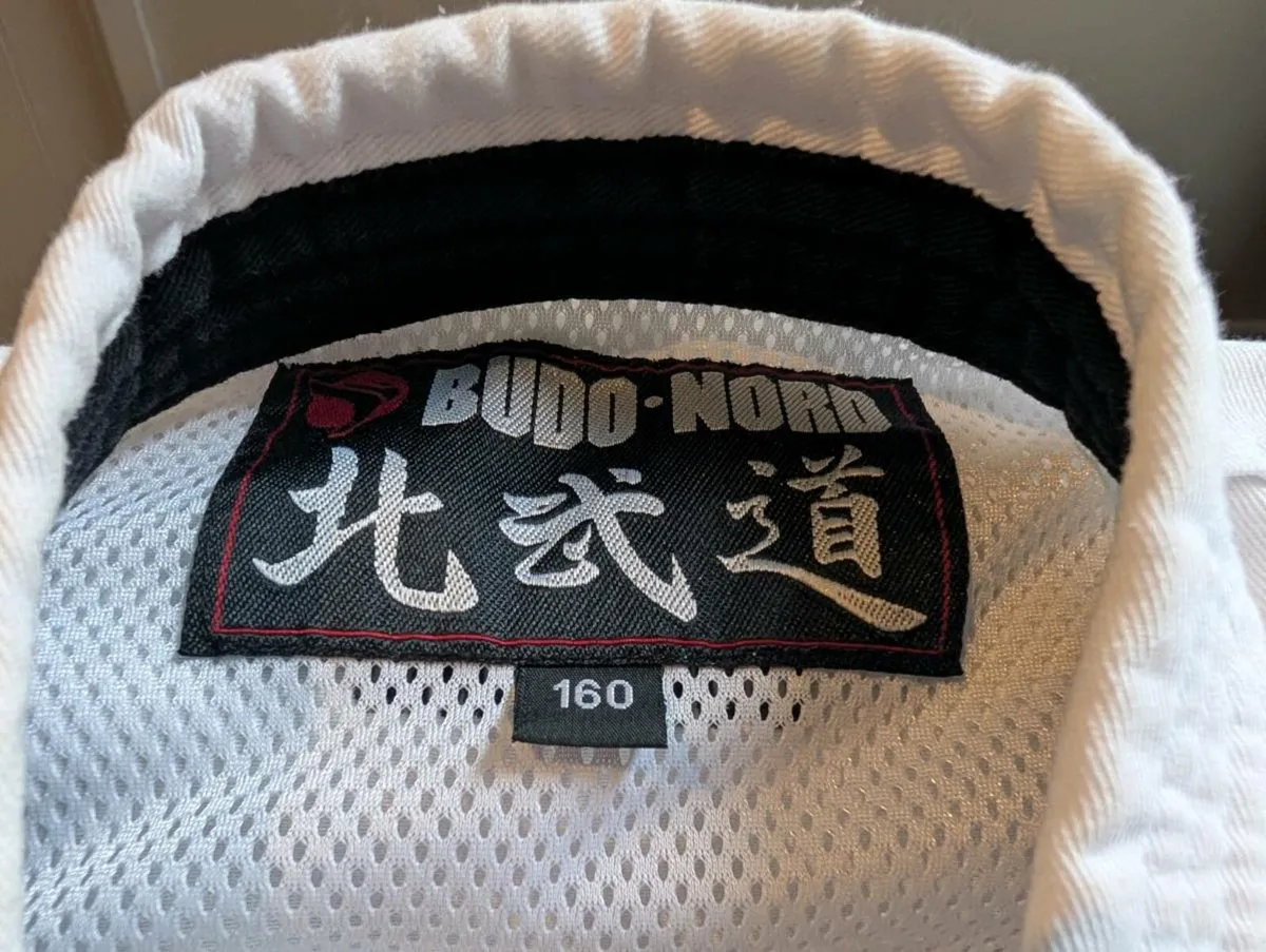 Karate suit and 4 belts - Image 4