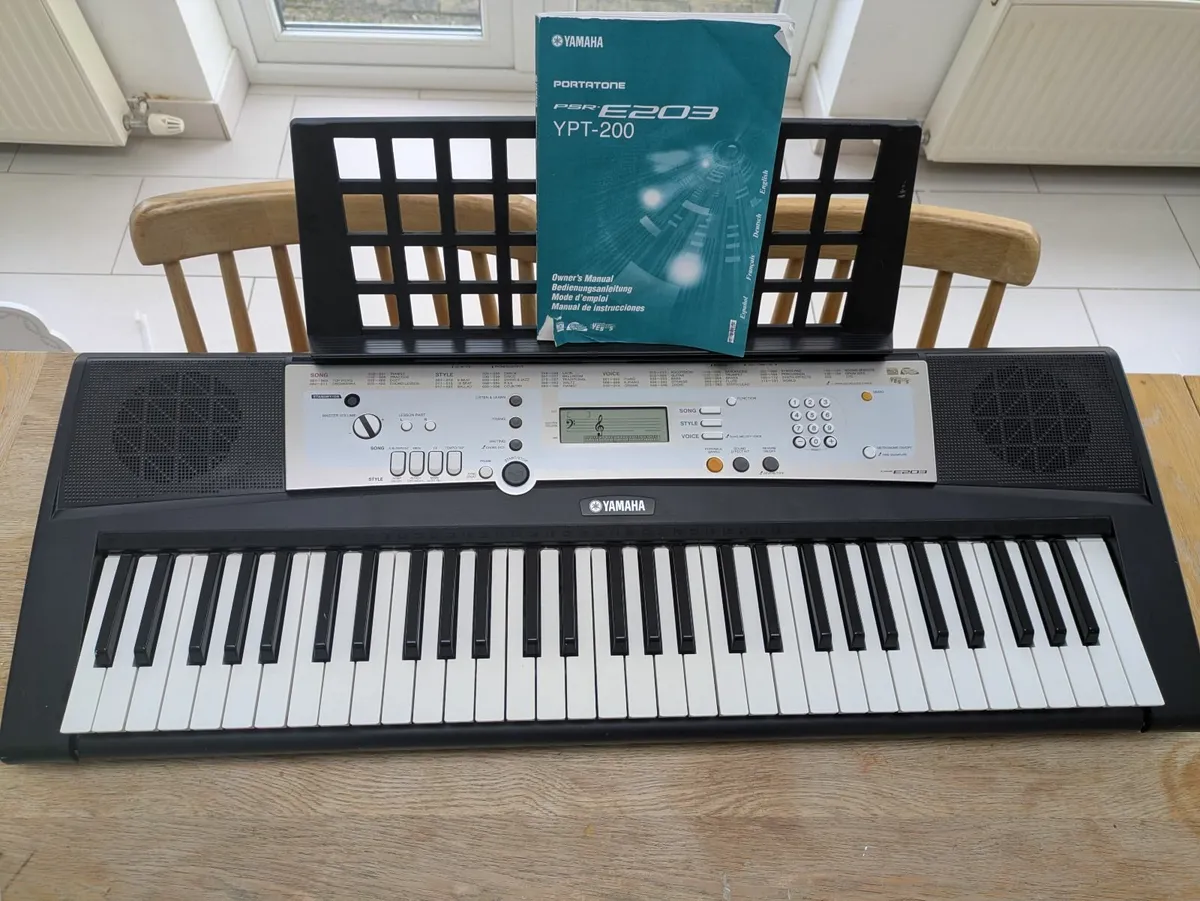 Yamaha keyboard PSR E203 - Image 1