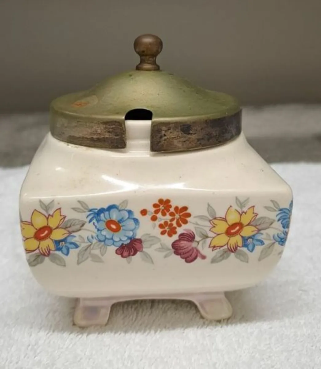 Lancasters jam pot with lid - Image 1