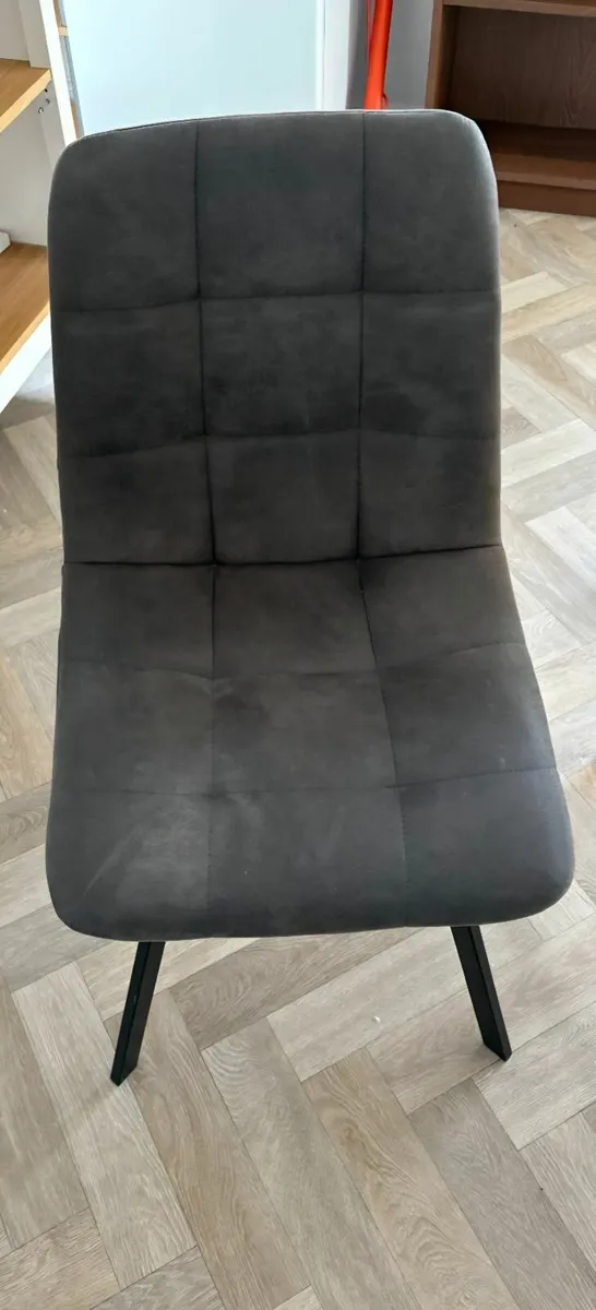 Dining table and 4 chairs - Image 2