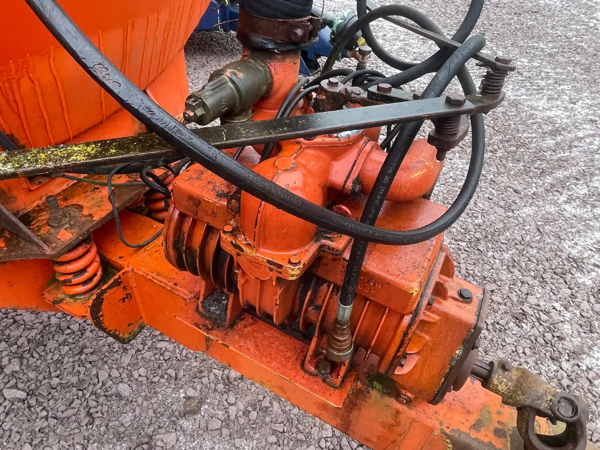 Abbey 2250 gallon tanker - Image 4