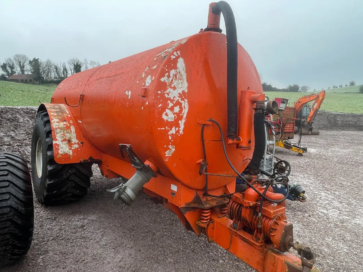 Abbey 2250 gallon tanker - Image 3