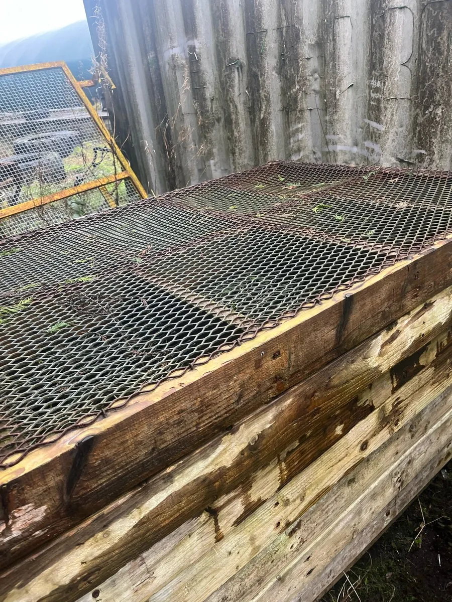 Sheep slats - Image 1