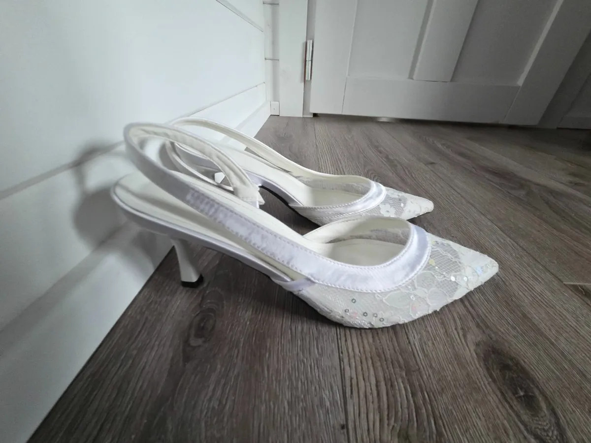 Wedding dress - Image 4