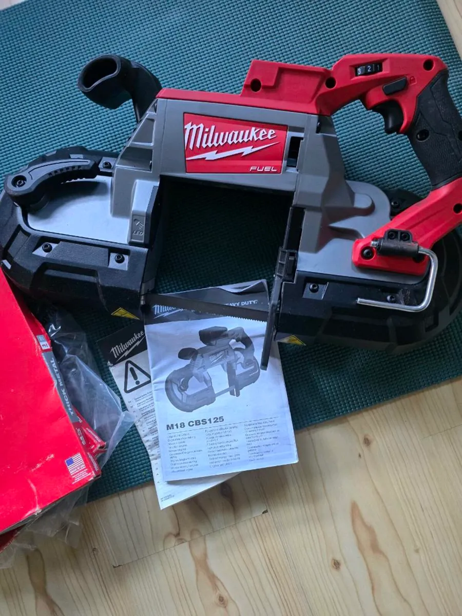 Milwaukee m18 Bandsaw - Image 1