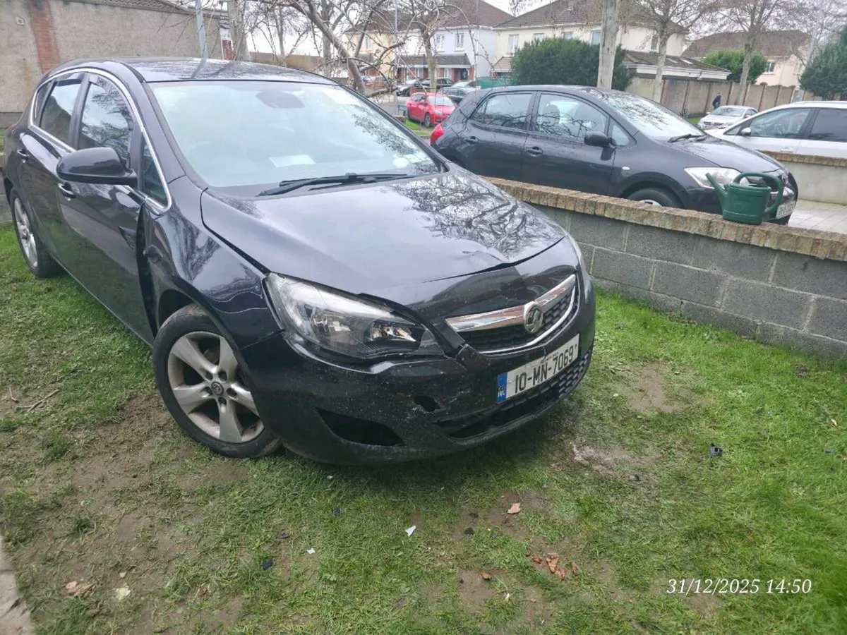 Astra J 1.7 diesel, 2010 - Image 1