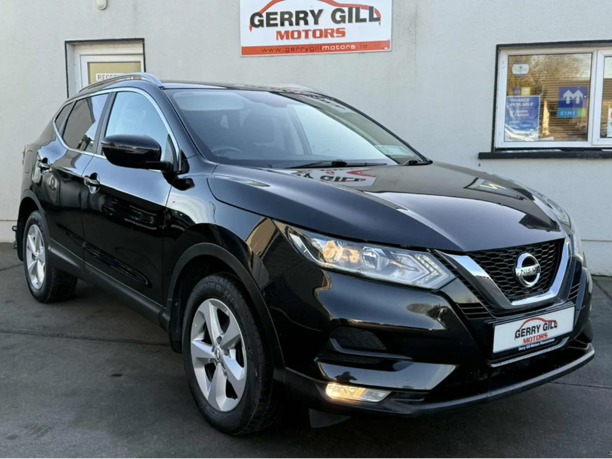 Nissan Qashqai 1.5 SV  4DR * SUN ROOF * - Image 1