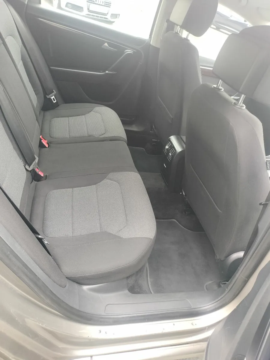 Volkswagen Passat 2013 - Image 4