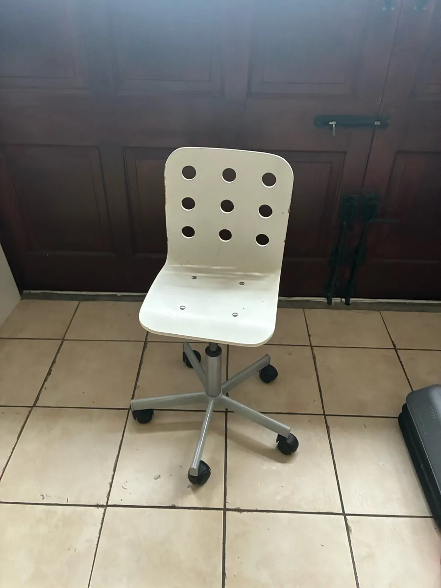 Free desk chairs - Image 2