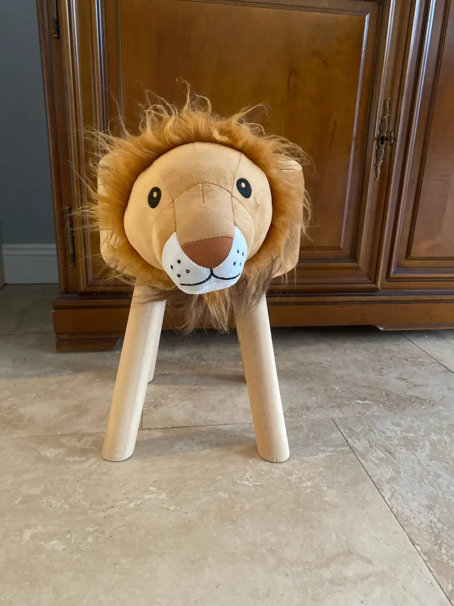 Kids Lion Stool - Image 1