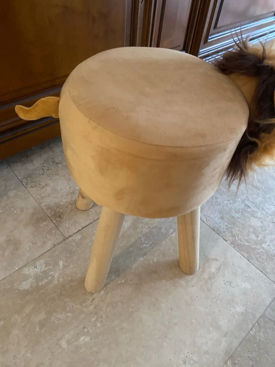 Kids Lion Stool - Image 3