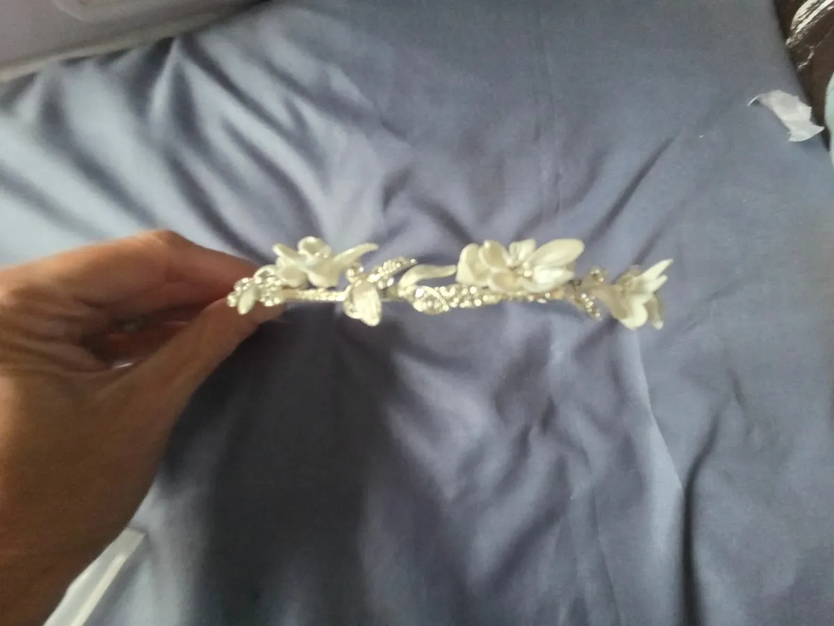 Wedding dress - Image 2