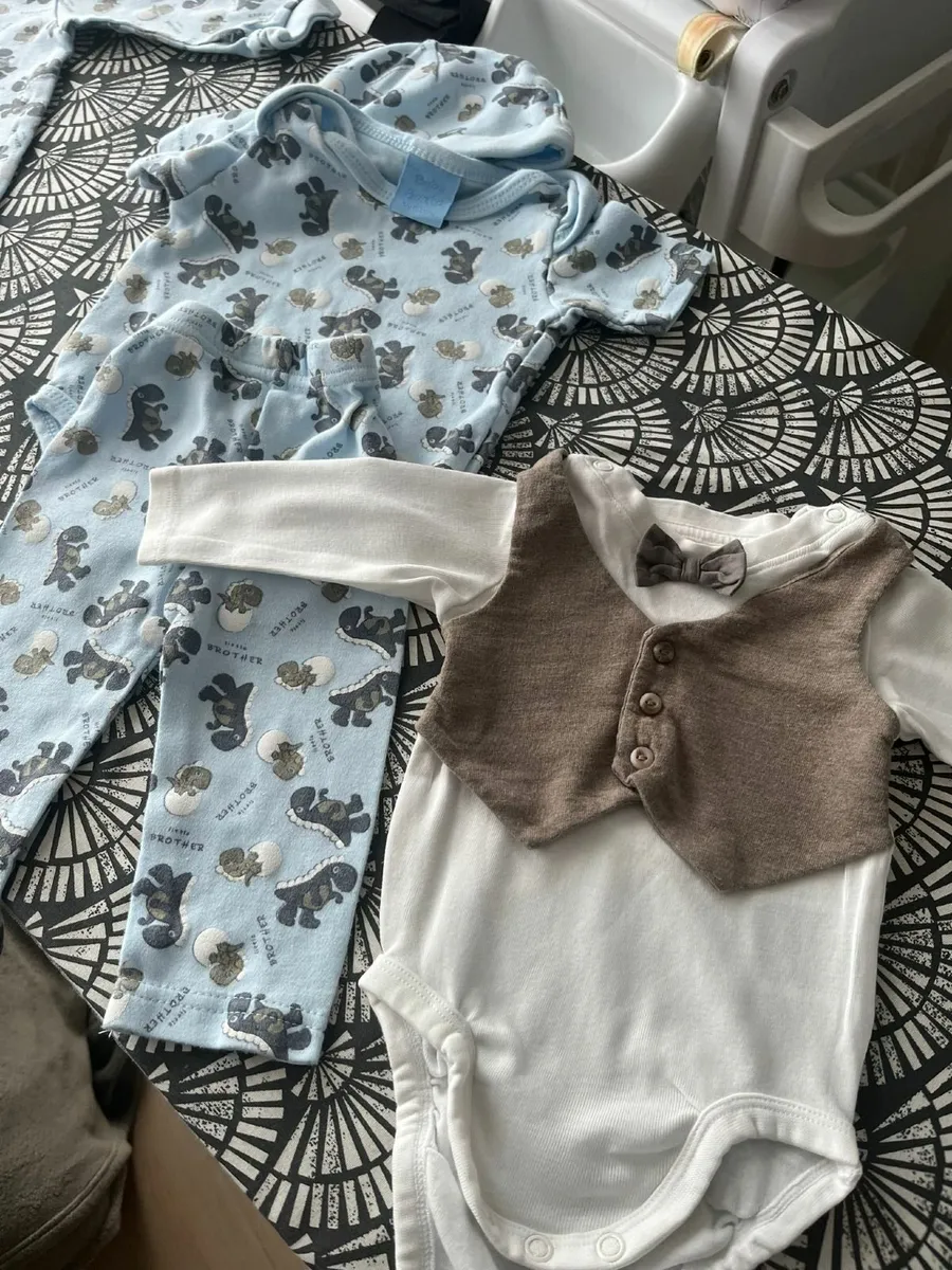 Baby clothes mint condition free delivery - Image 3