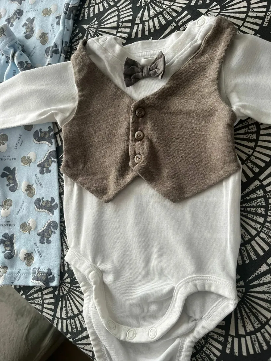 Baby clothes mint condition free delivery - Image 4