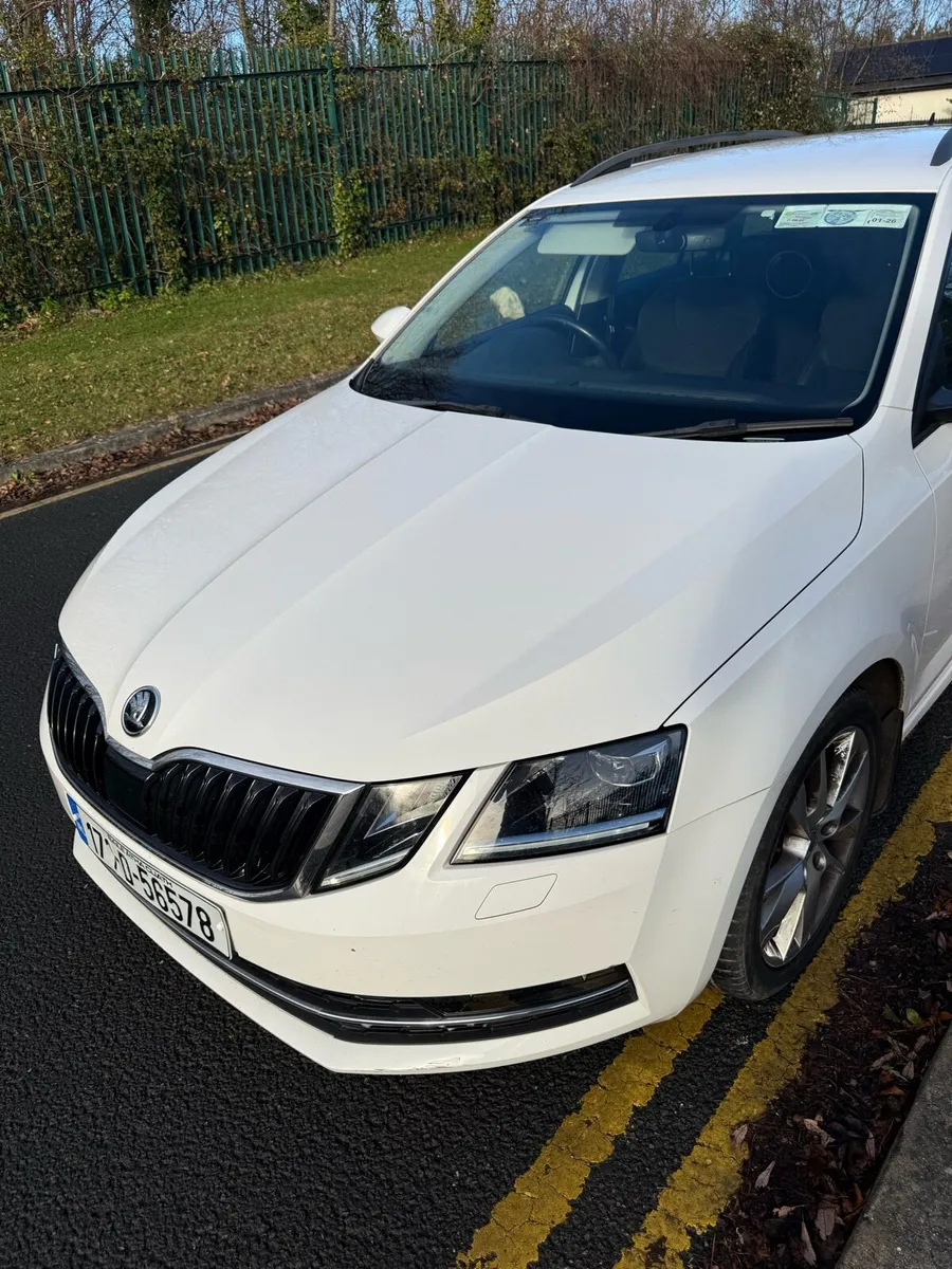 Skoda Octavia estate petrol automatic - Image 2