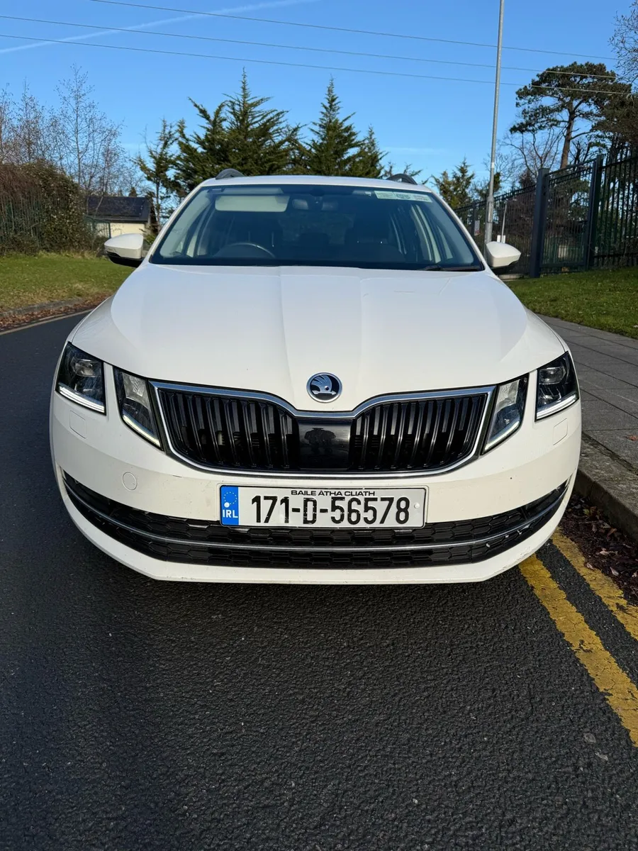Skoda Octavia estate petrol automatic - Image 3