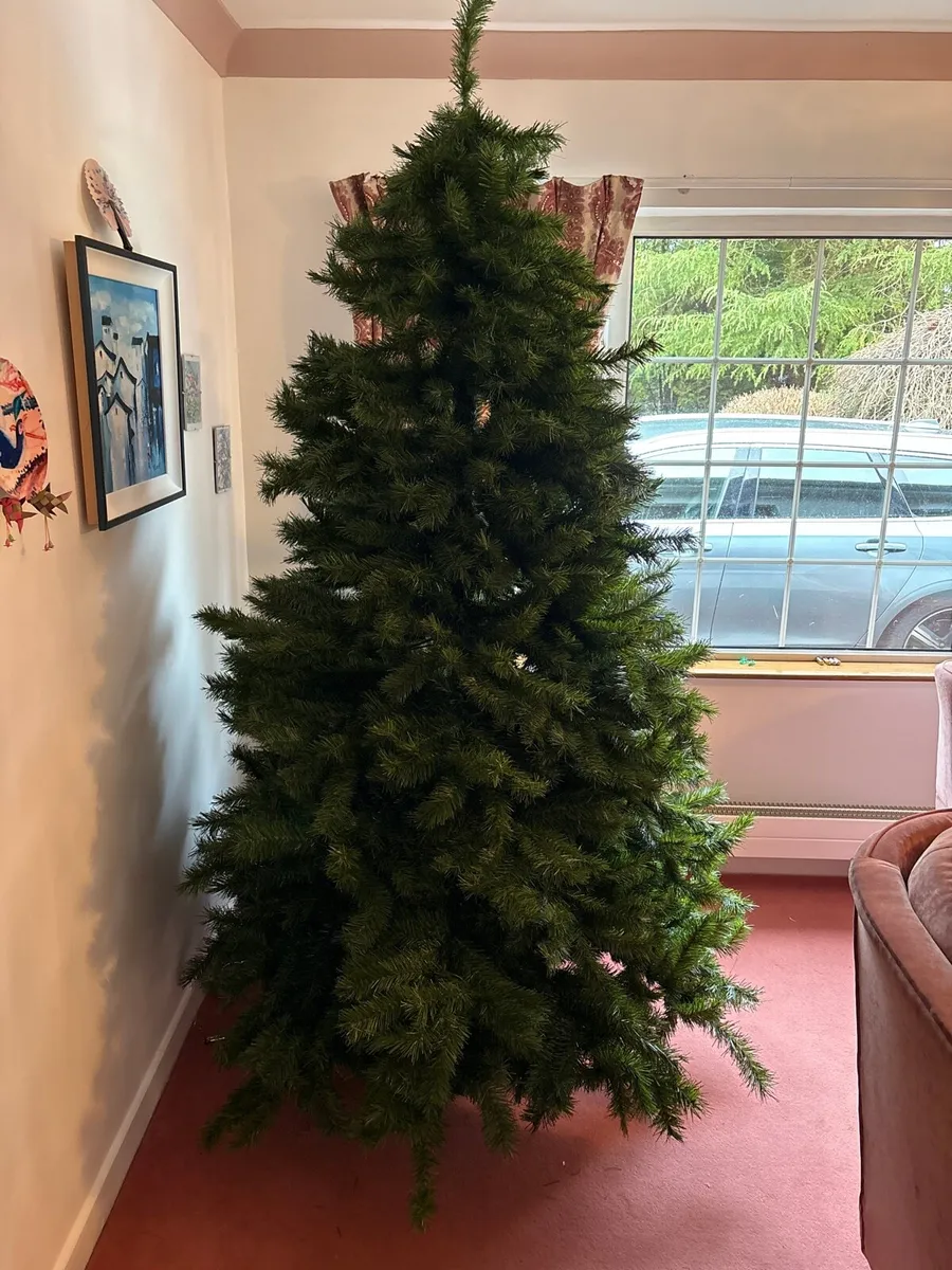 Artificial Christmas tree 6 ft