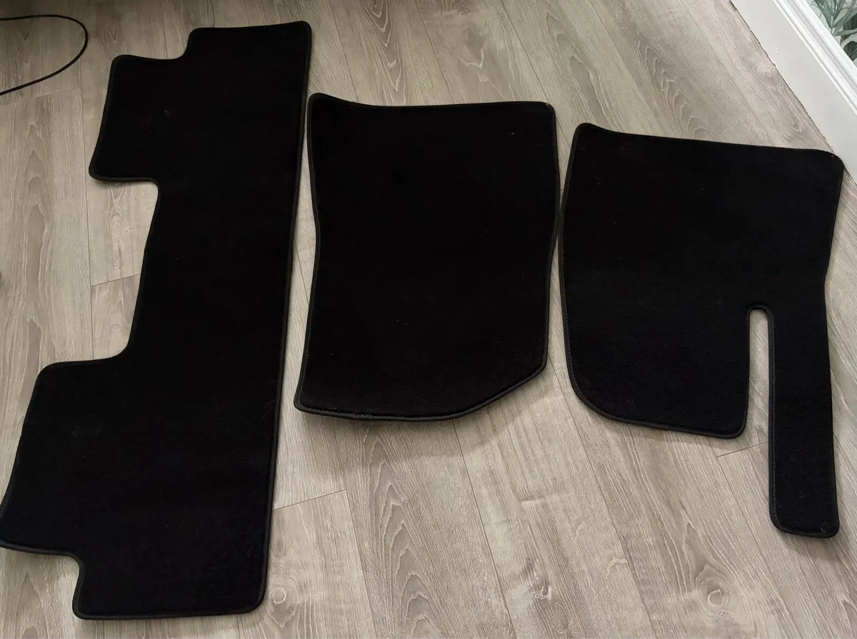Tesla Model 3 (2021) Original Floor Mats (As New)
