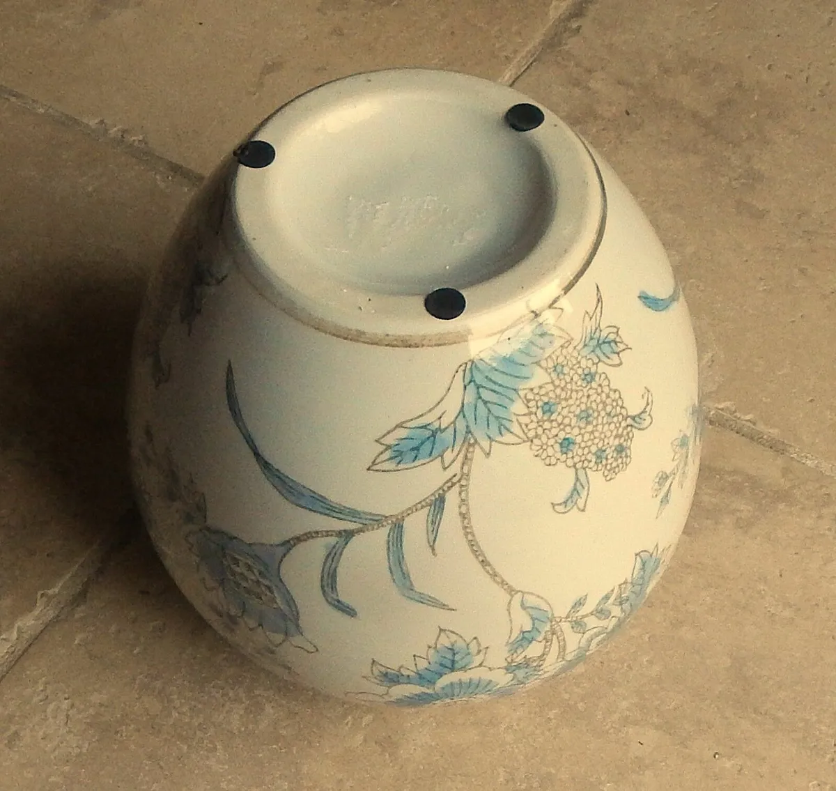 Galt International Hand Painted Ceramic Ginger Jar - Image 4