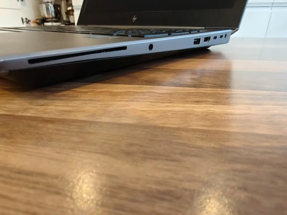 HP ZBook 15 G5 | i7 | 32GB | 512GB | 15.6" FHD | - Image 4