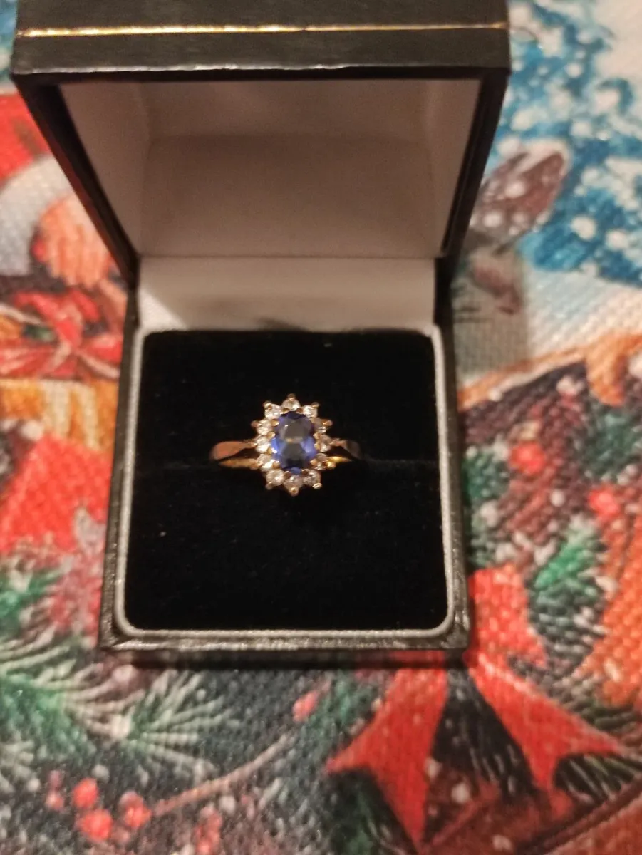 Vintage 9ct gold, blue sapphire/ diamond ring - Image 3
