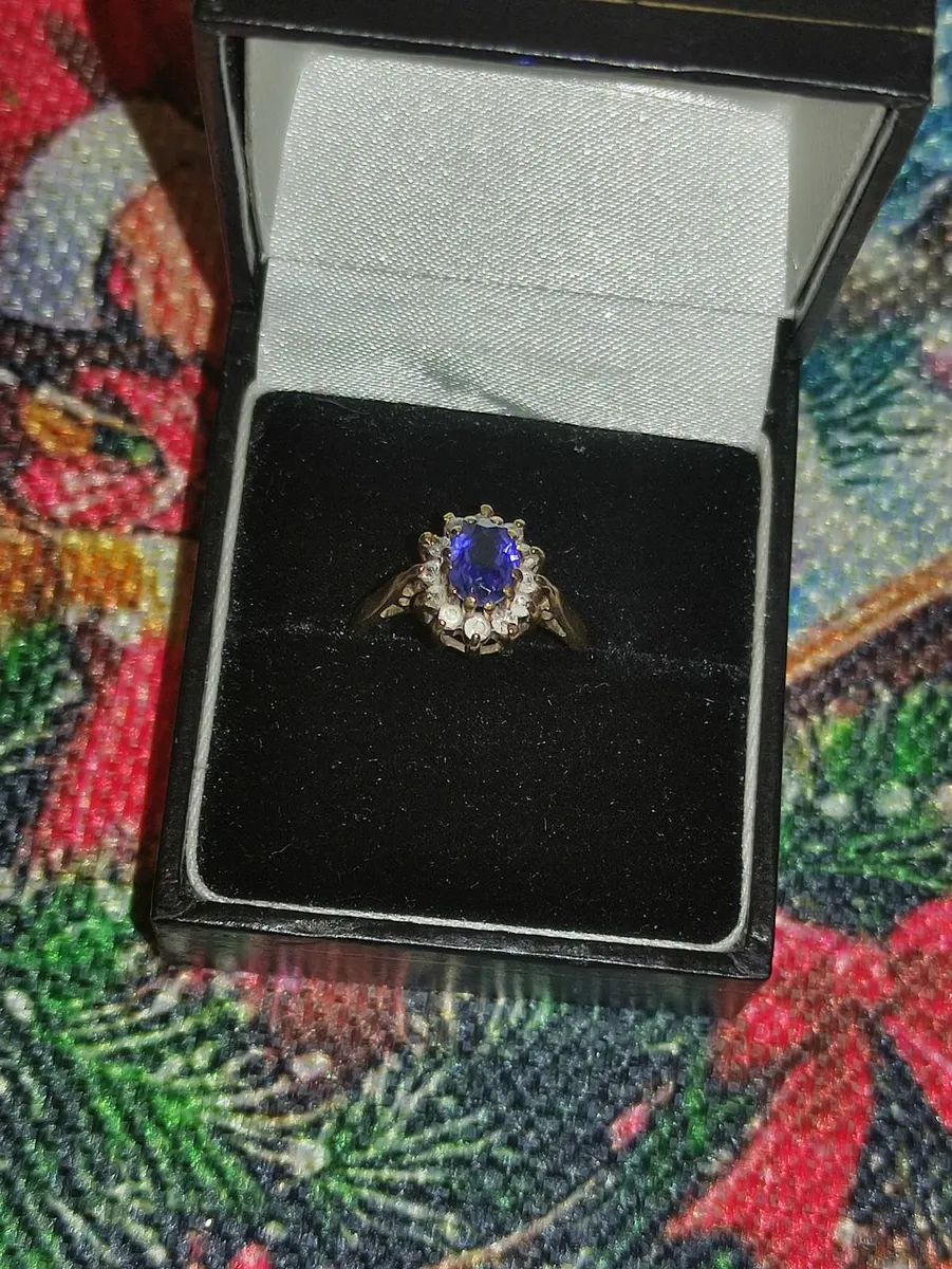Vintage 9ct gold, blue sapphire/ diamond ring - Image 4