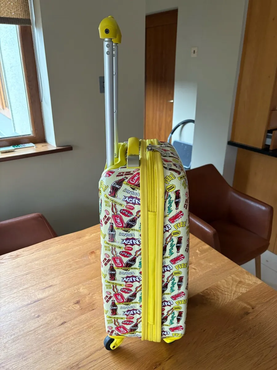 Carpisa Coca Cola Luggage - Image 2