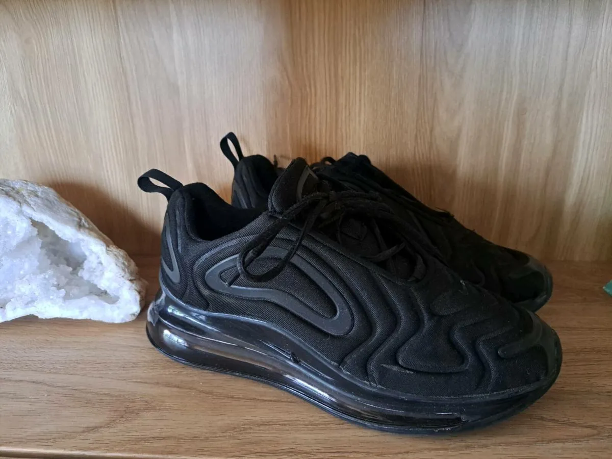 Nike Airmax Black Runners 41 uk8 - Image 1