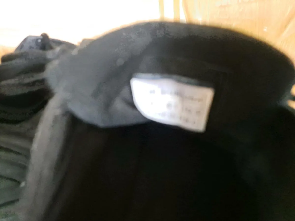 Nike Airmax Black Runners 41 uk8 - Image 3