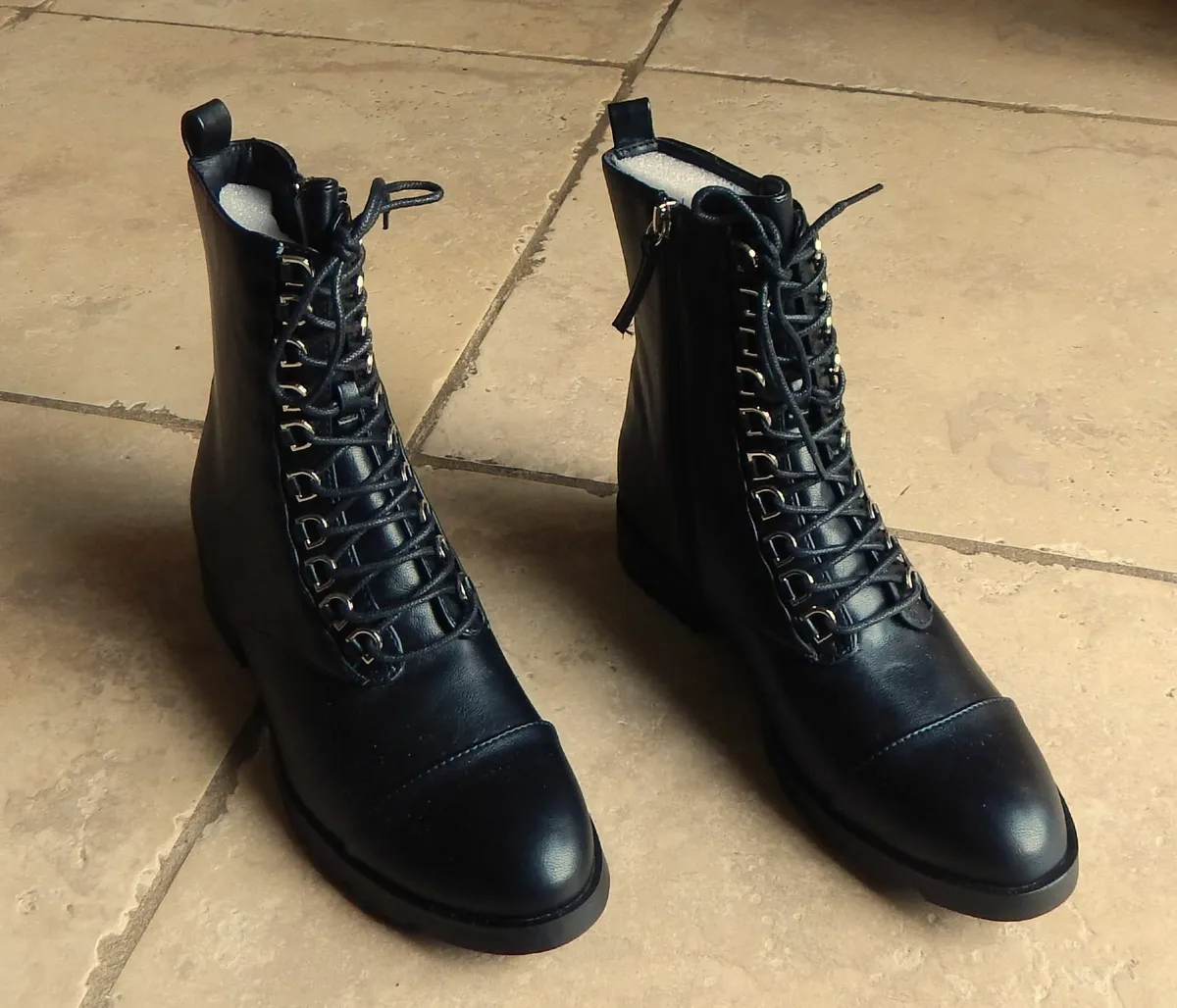 Pair of Ladies Sfera brand Boots Size 39, New - Image 1