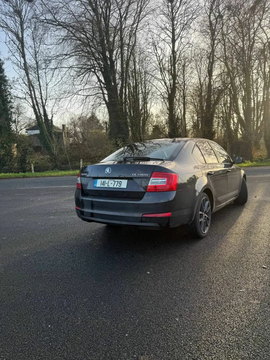 SKODA OCTAVIA 2014 LOW MILEAGE VRS VIEW - Image 2