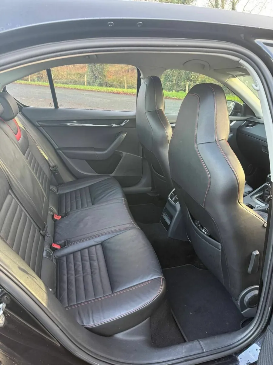 SKODA OCTAVIA 2014 LOW MILEAGE VRS VIEW - Image 3