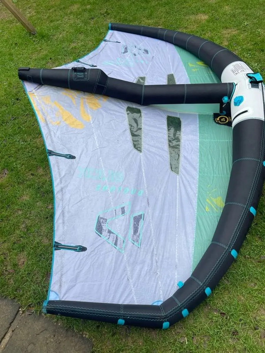 2023 Duotone Slick Wings 4 and 3.5 in good condition - Image 1