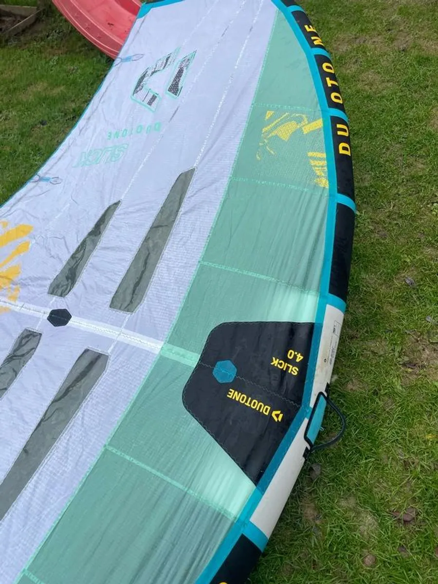 2023 Duotone Slick Wings 4 and 3.5 in good condition - Image 2