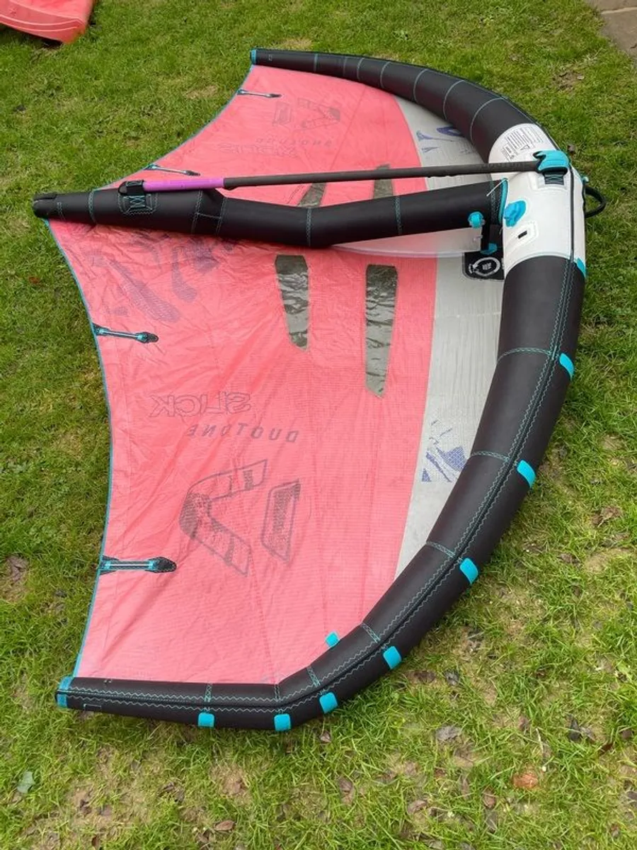 2023 Duotone Slick Wings 4 and 3.5 in good condition - Image 4