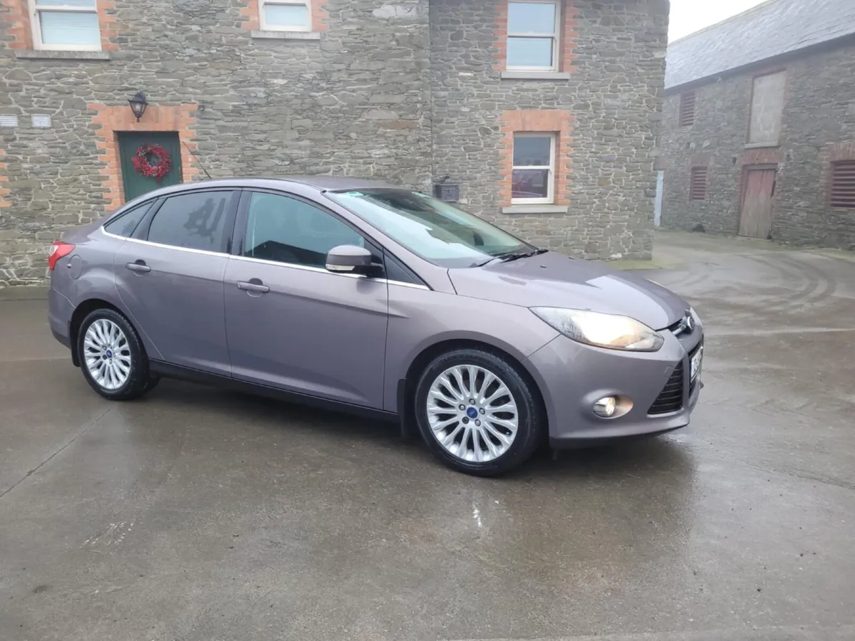 Ford Focus 1.6Dsl Nct'd *Low Miles *Titanium - Image 2