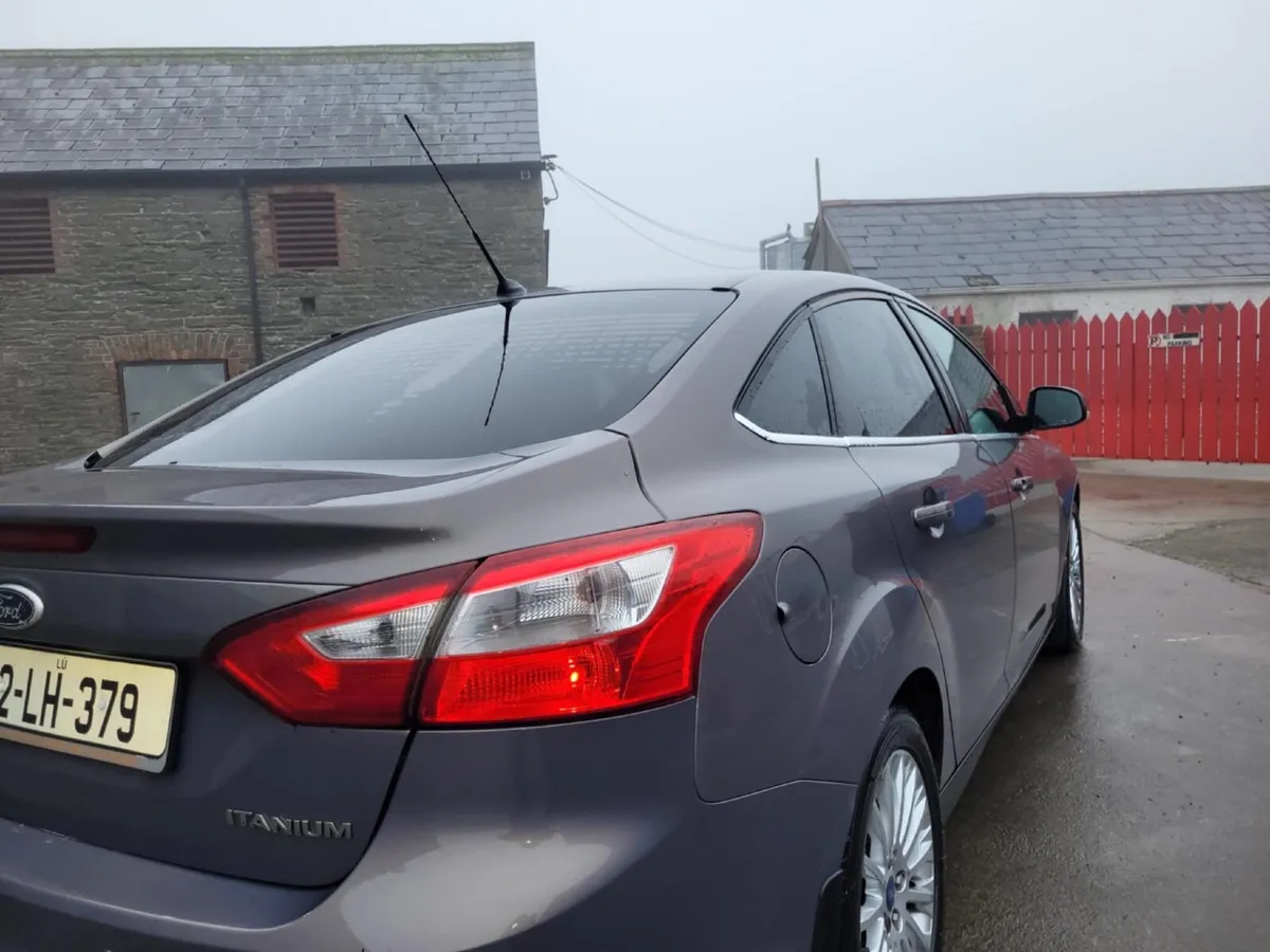 Ford Focus 1.6Dsl Nct'd *Low Miles *Titanium - Image 4