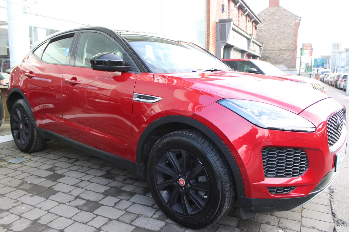 Jaguar E-Pace CHEQUERED FLAG AWD AUTO 2020 - Image 2