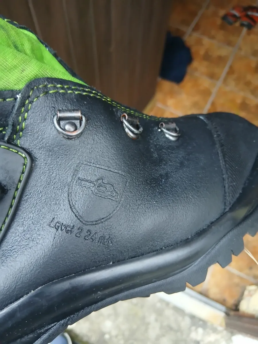 Chainsaw boots - Image 3