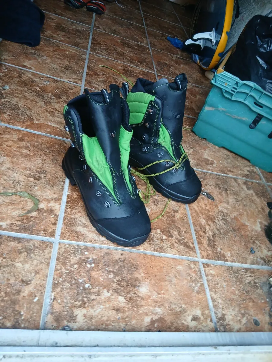 Chainsaw boots - Image 2