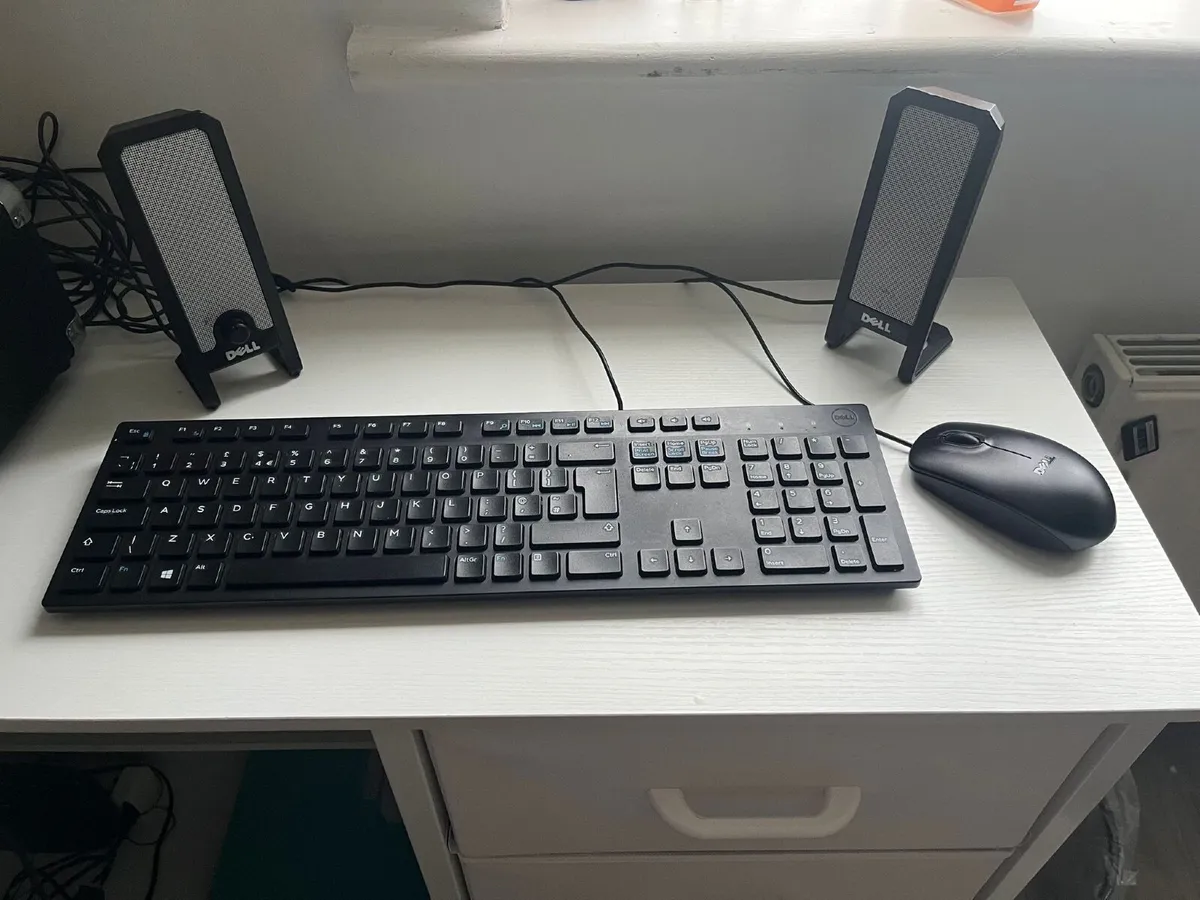 Complete Fujitsu Desktop Bundle - 17-9700, 16GB - Image 2