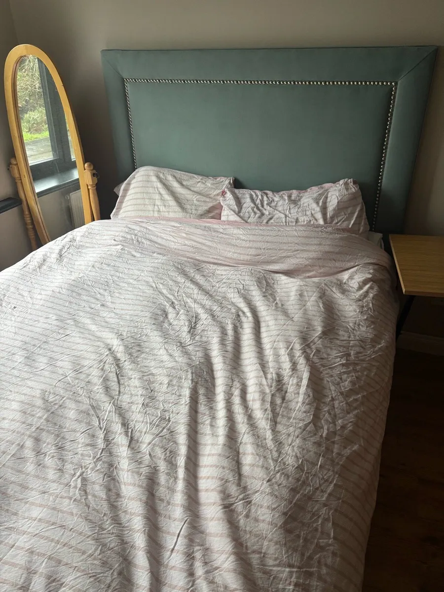 King size bed - Image 2