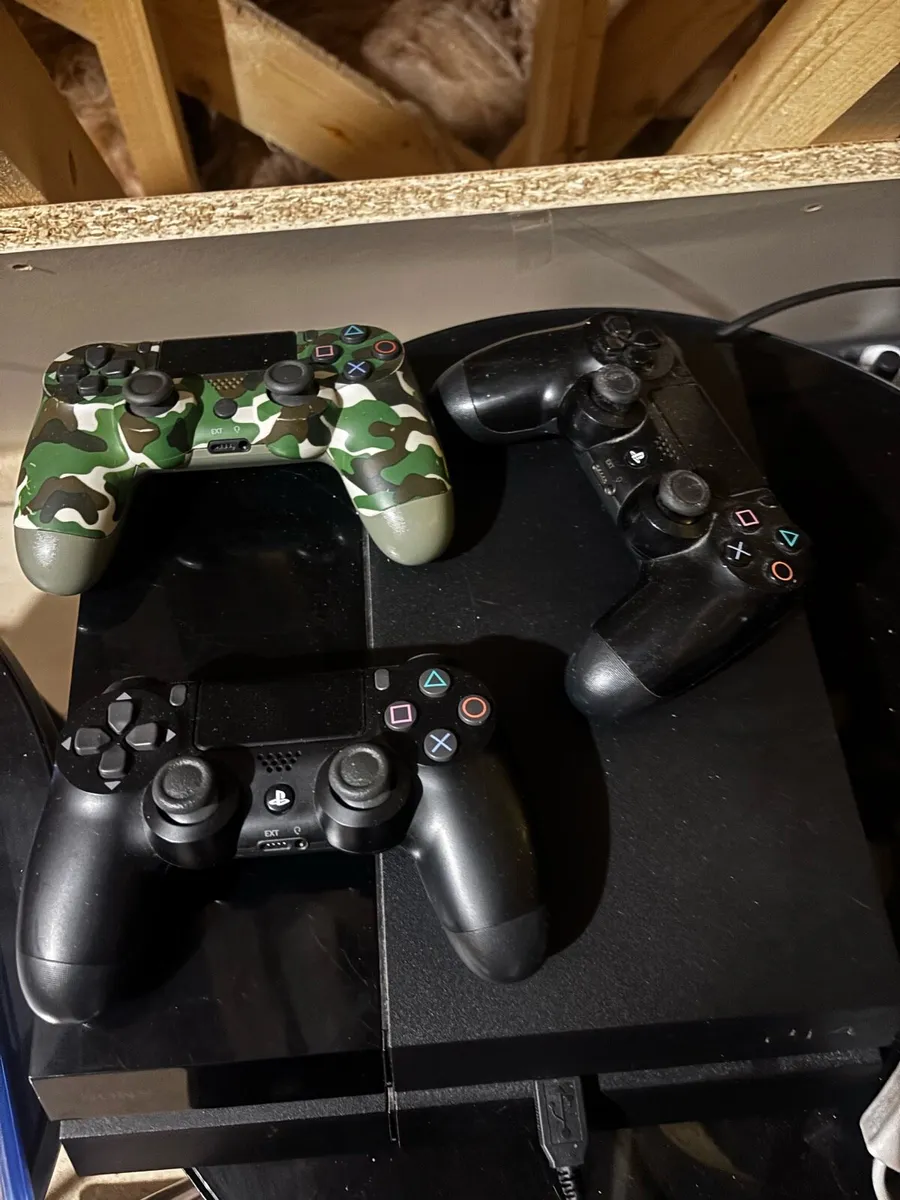 PlayStation 4 / PS4 - Image 3
