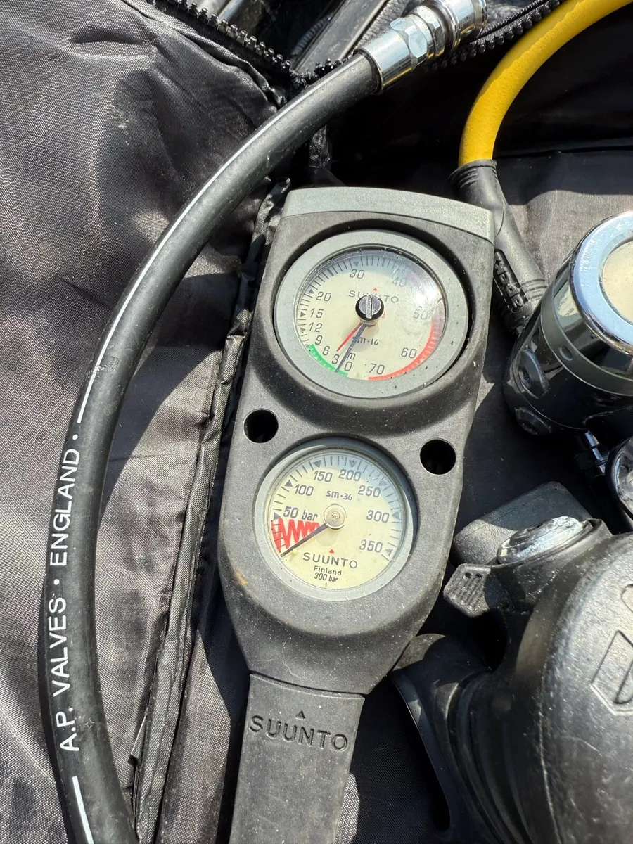 Apeks scuba diving regulator - Image 3